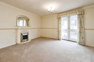 LIVING ROOM- click for photo gallery
